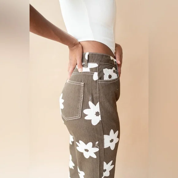 Fresh as a Daisy Pant - Picture 5 of 8